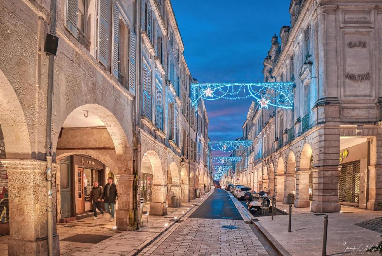 Charmant Cocon Iode Cosy Equipe, Baigne De Lumiere, Situe Au Coeur De La Rochelle A 1Min A Pied Du Marche Central Avec Tv Et Wifi Extérieur photo