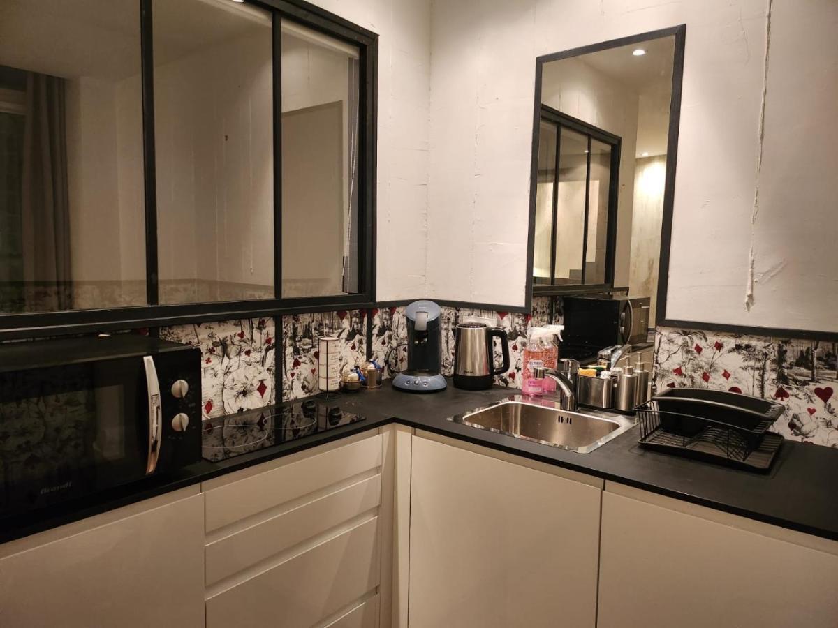 Charmant Cocon Iode Cosy Equipe, Baigne De Lumiere, Situe Au Coeur De La Rochelle A 1Min A Pied Du Marche Central Avec Tv Et Wifi Extérieur photo