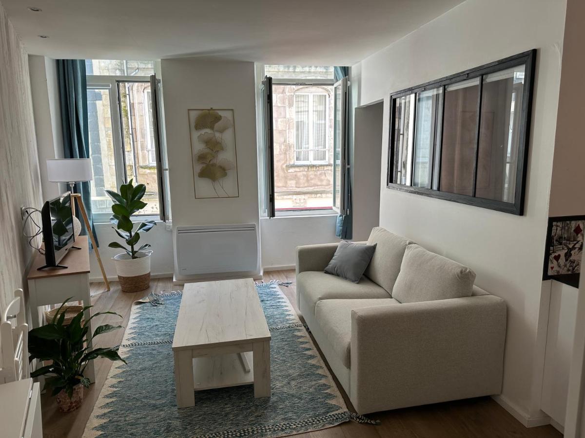 Charmant Cocon Iode Cosy Equipe, Baigne De Lumiere, Situe Au Coeur De La Rochelle A 1Min A Pied Du Marche Central Avec Tv Et Wifi Extérieur photo